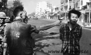 Vietnam: Nguyễn Ngọc Loan, has gunned down (headshot) a suspected Vietcong ("Charlie").