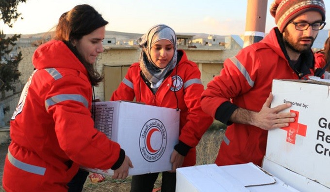 sarc-volunteers-preparing-aid-deliveries
