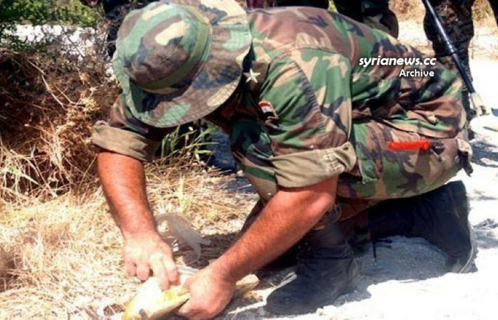 SAA Syrian Army sapper demining explosive device - engineering unit