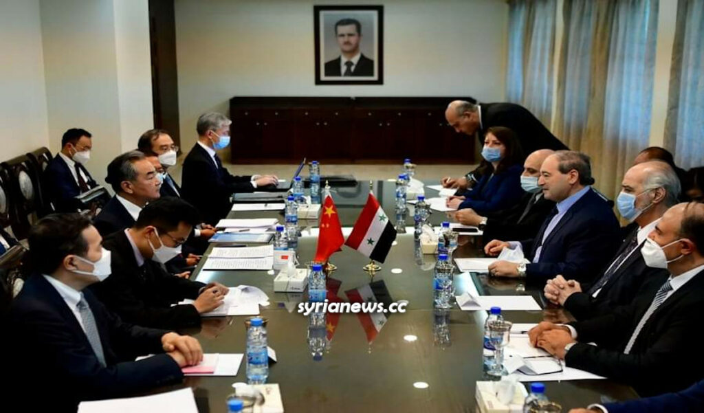 Chinese Foreign Minister Wang Yi holds takls in Damascus and signs economic agreement