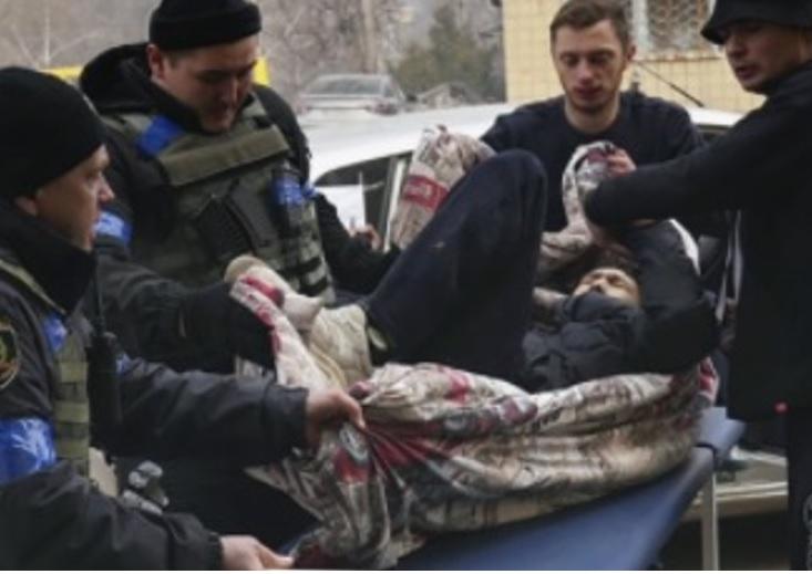 Fakery outside an alleged hospital in Mariupol, which is in the DPR, which is not in the Ukraine.