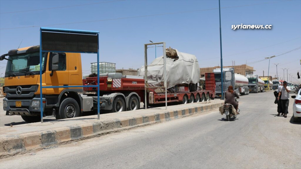 US army smuggles dozens of trucks laden with weapons - armored vehicles and military gears into Syria from Iraq