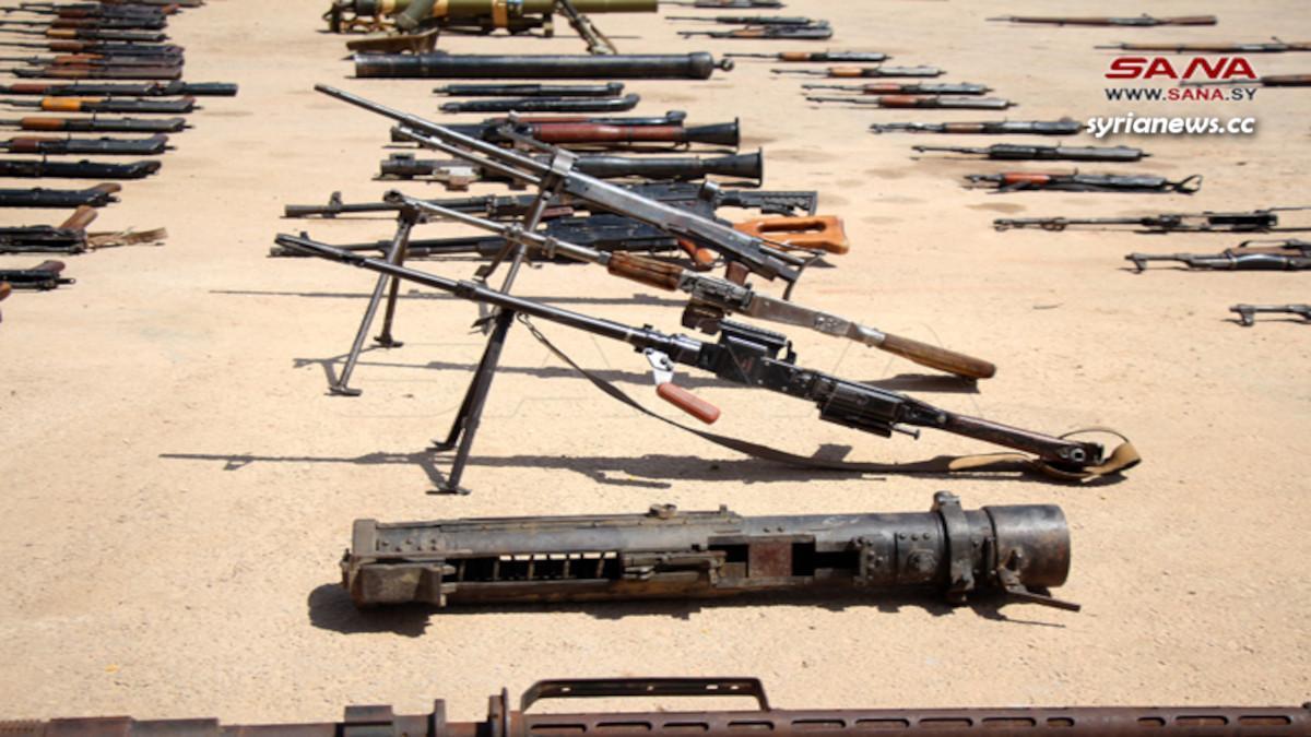 Syrian security seize ISIS weapons and munition in Daraa countryside