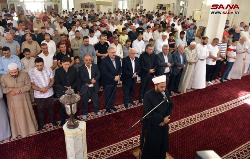 Mourners comforted in mosques and churches in Syria